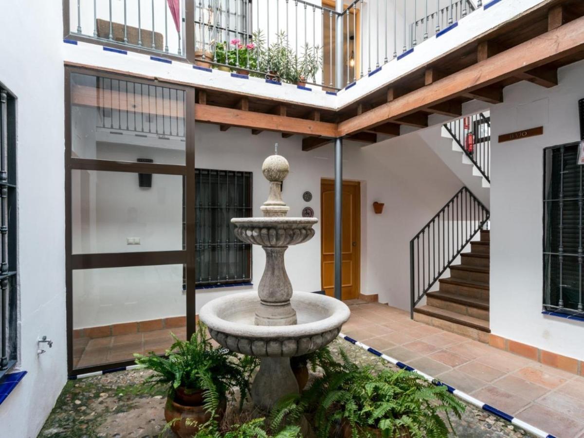 세비야 Holi-Rent Santa Marina 아파트 외부 사진