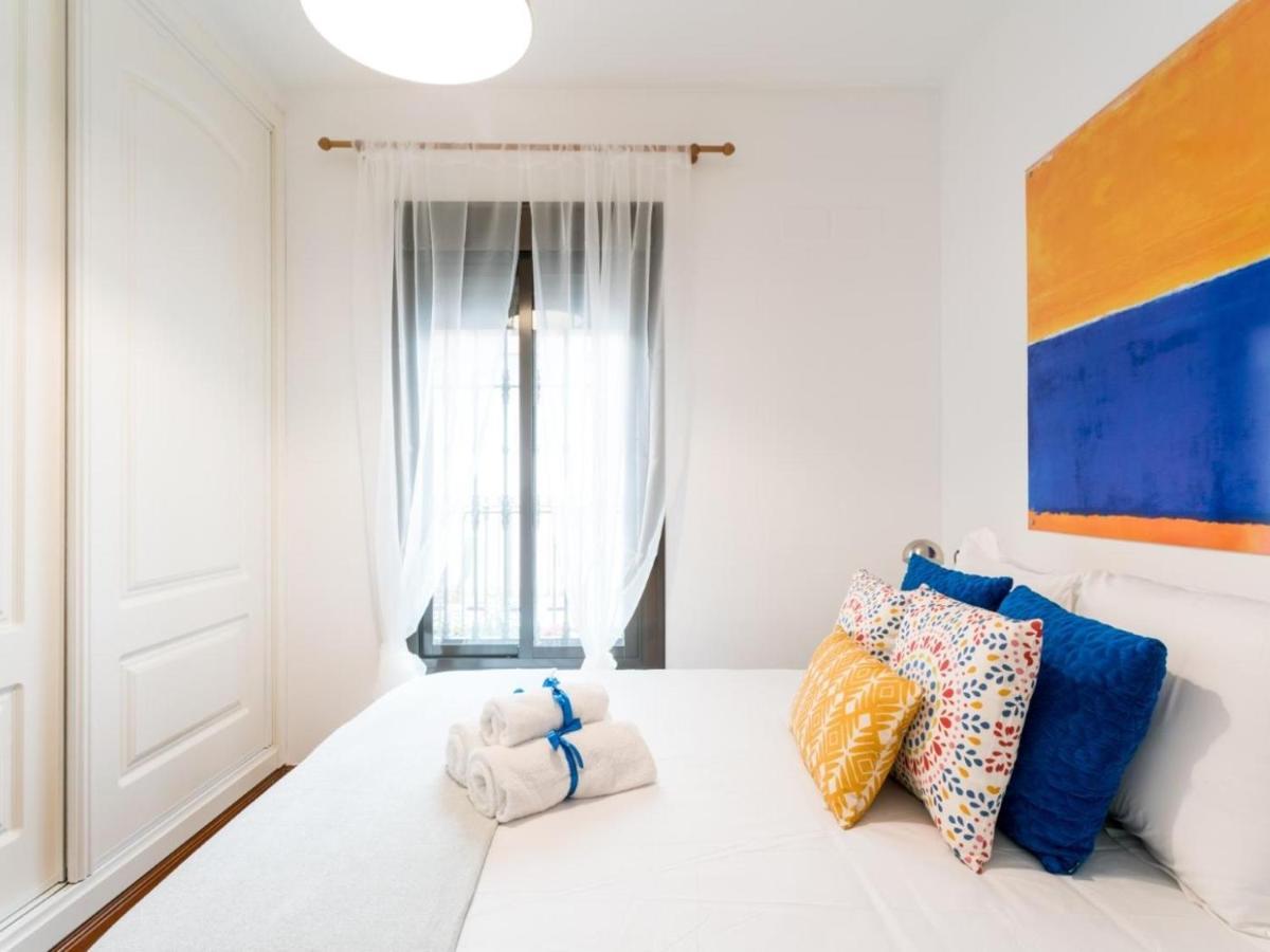 세비야 Holi-Rent Santa Marina 아파트 외부 사진