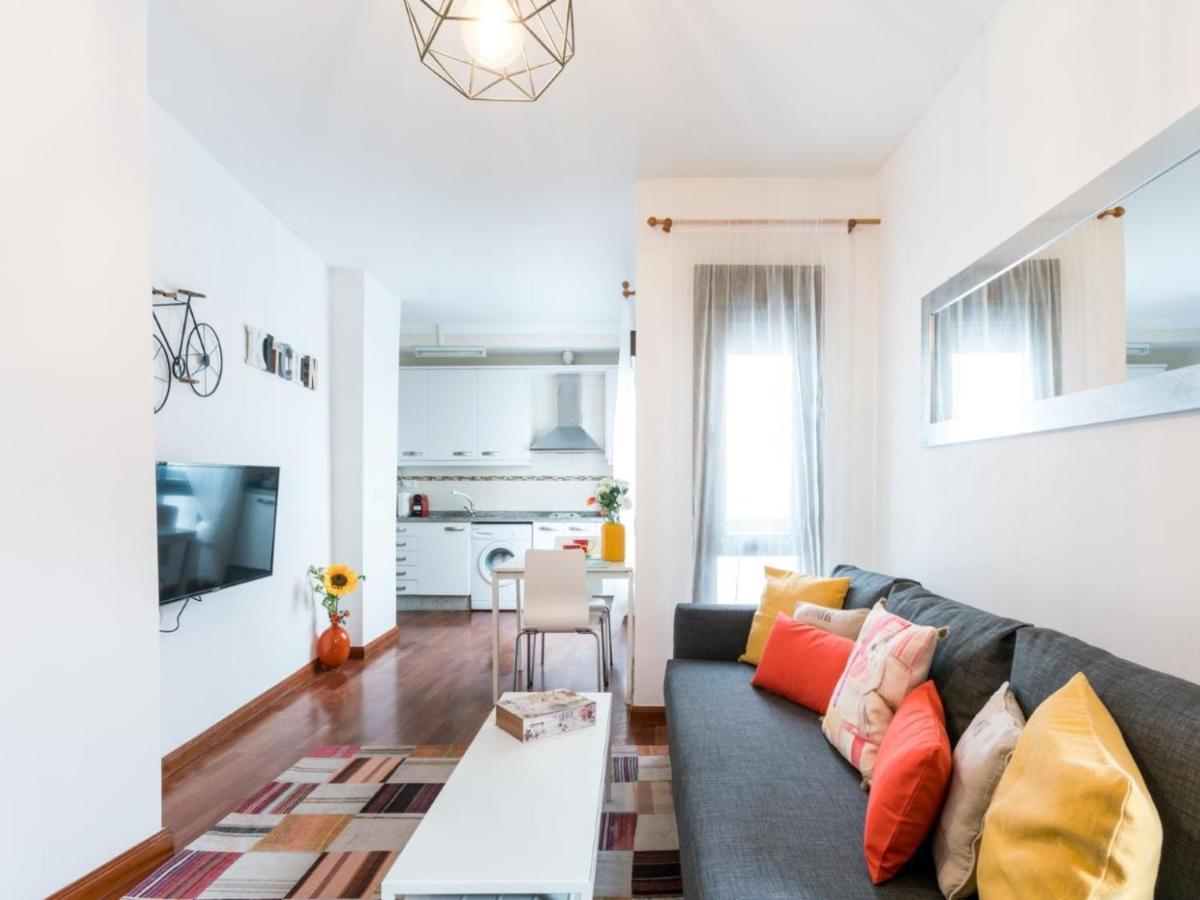 세비야 Holi-Rent Santa Marina 아파트 외부 사진
