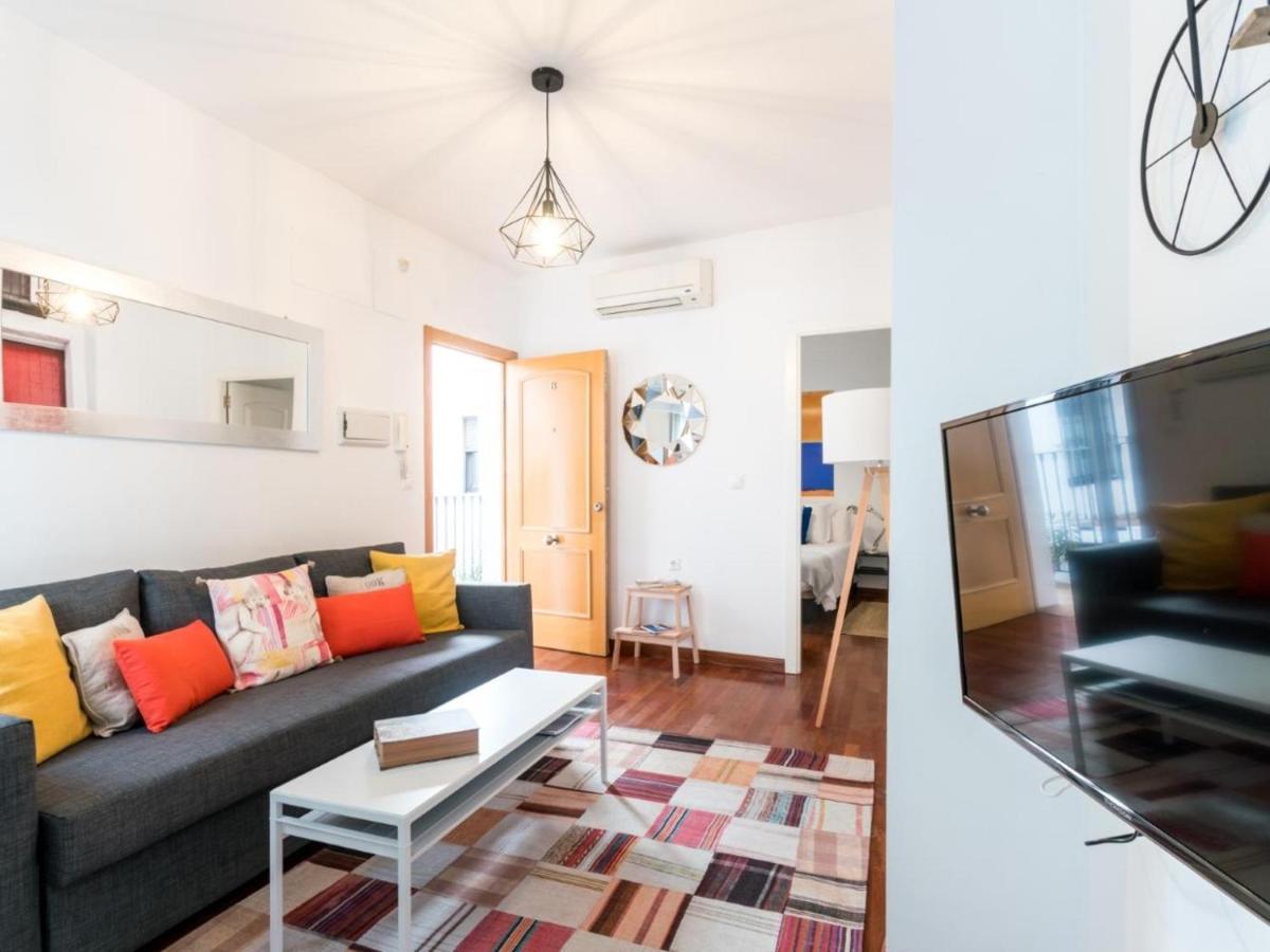 세비야 Holi-Rent Santa Marina 아파트 외부 사진